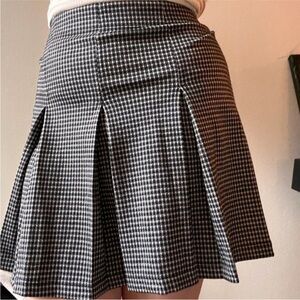 NWT Max Studio Pleated Houndstooth A-Line Skirt - Black & White